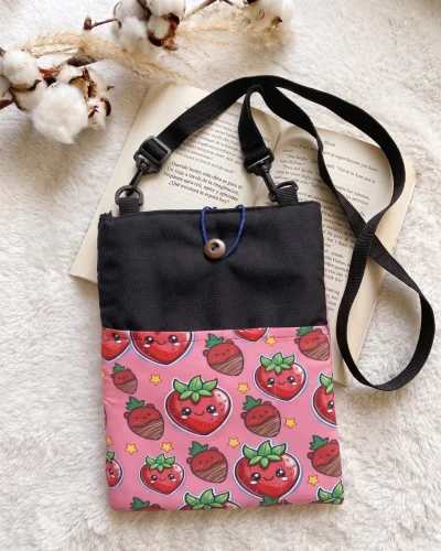 Funda Protectora para Libros - Fresitas kawaii
