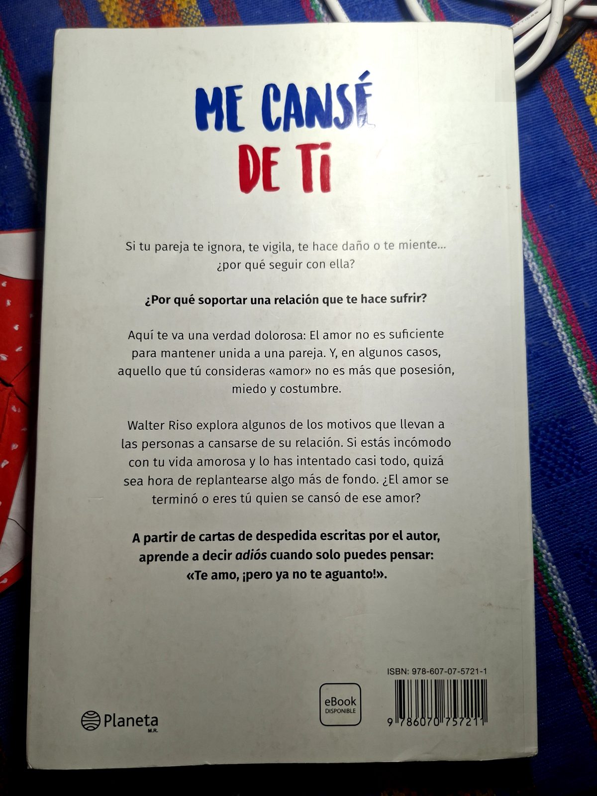 Atrás