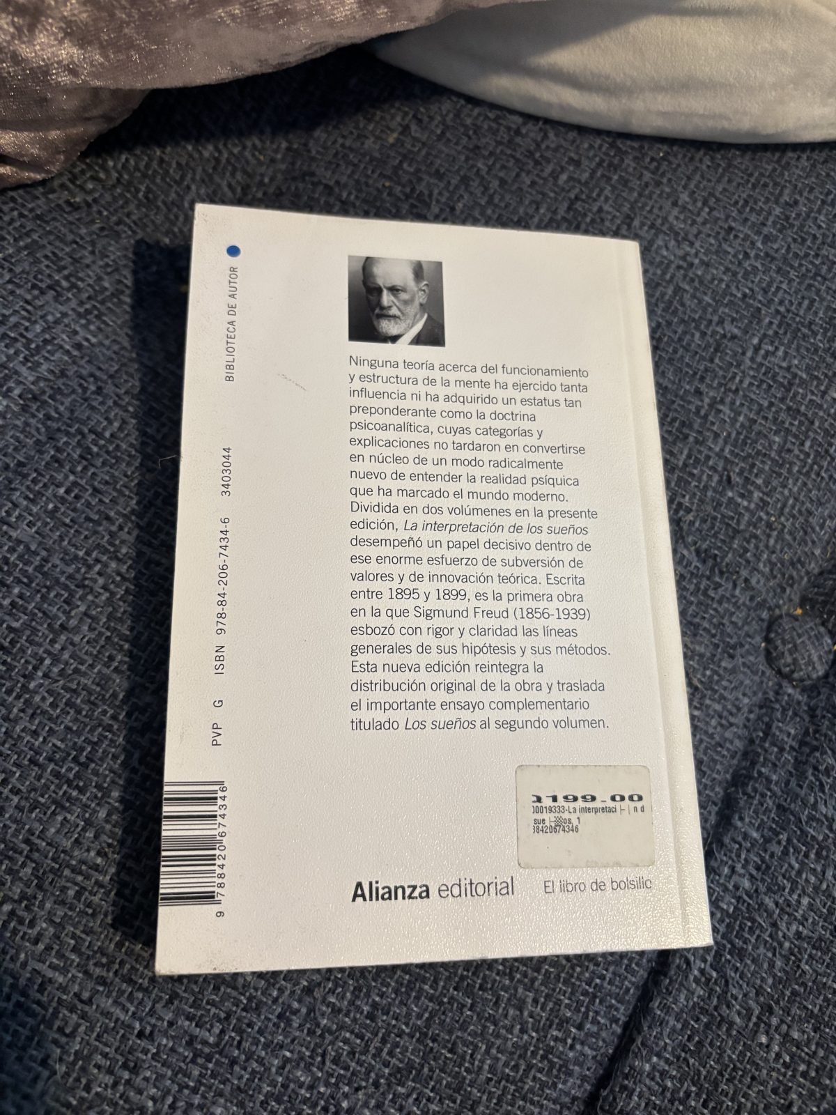Atrás