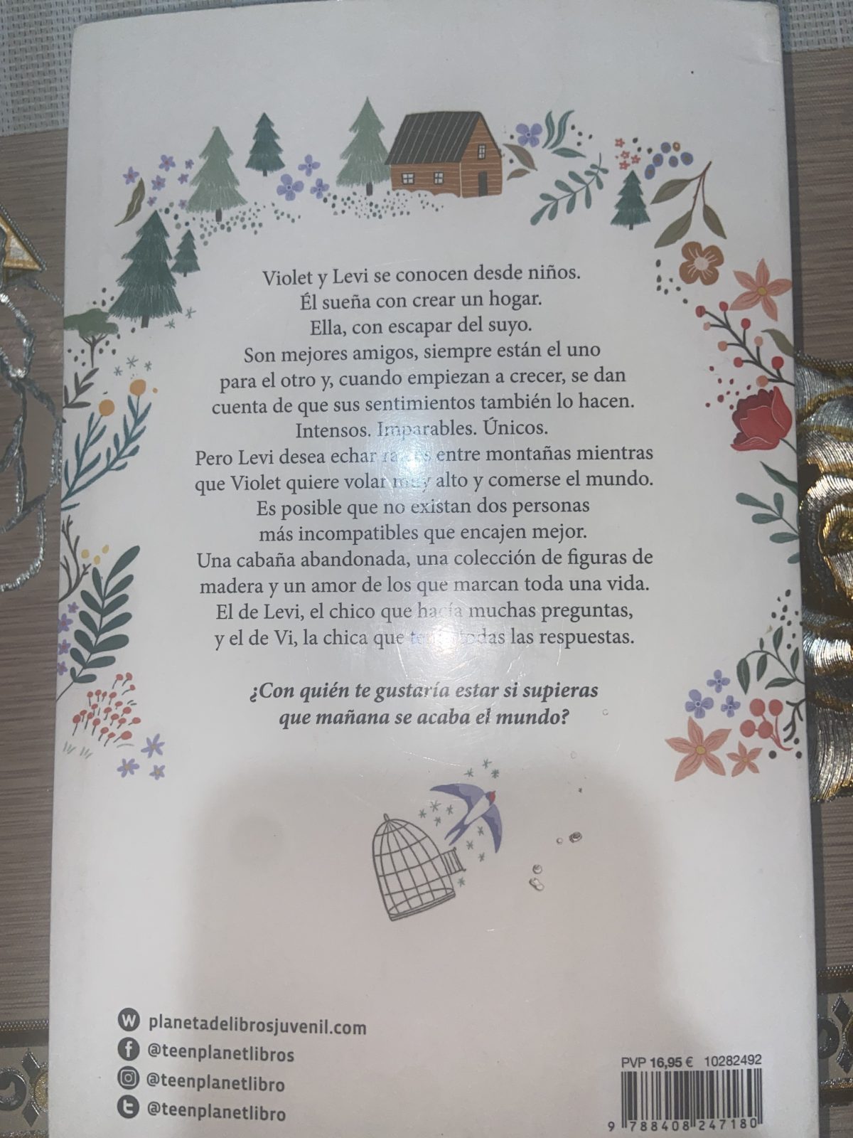 Atrás