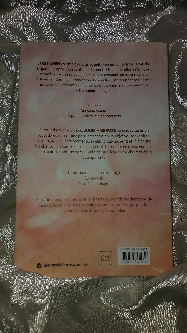Atrás