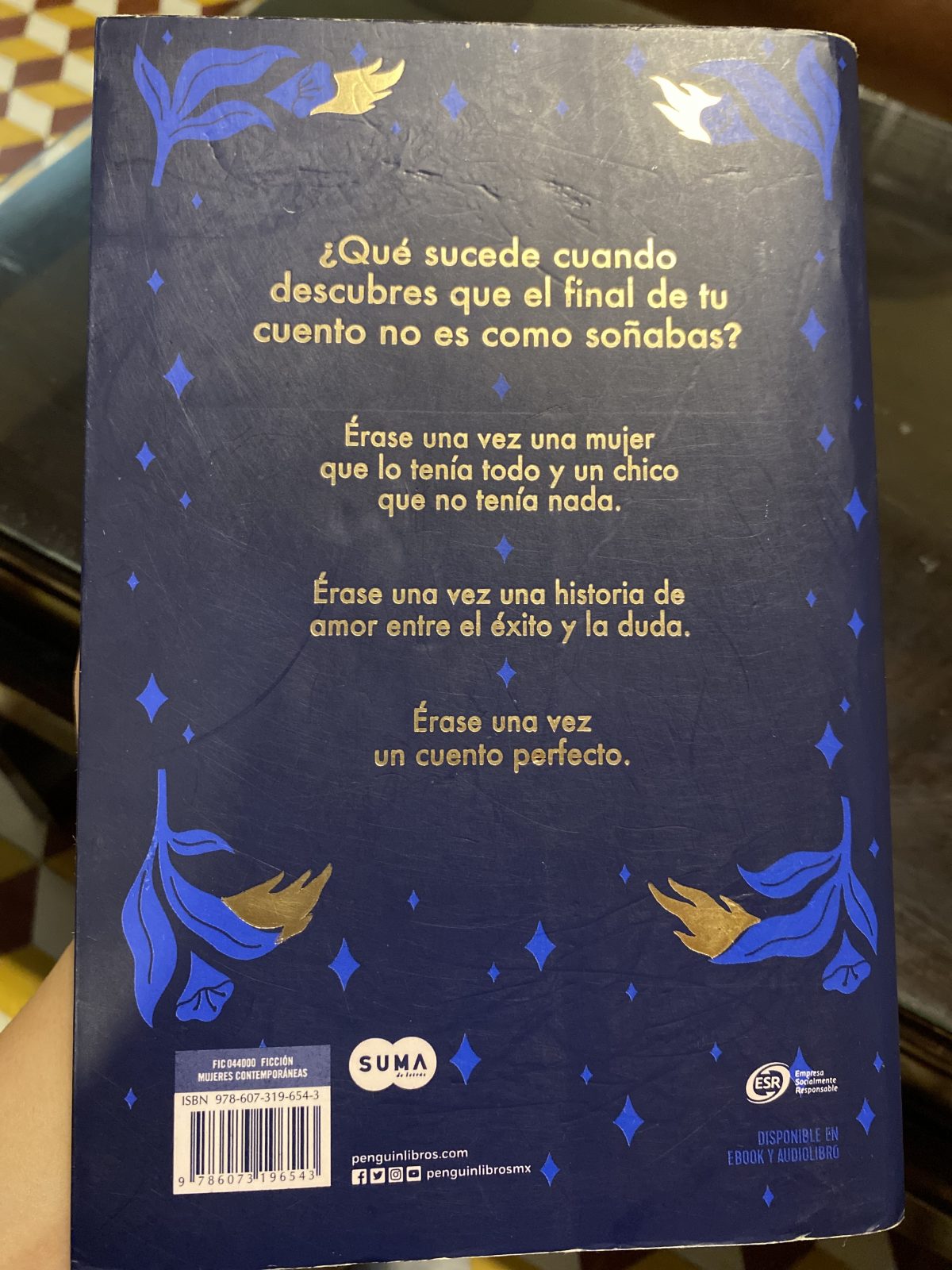 Atrás